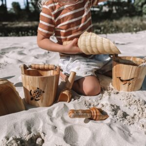 Wooden Buckets, Scoops and Shovels Early Learning Centre Kit - Turtle design only available